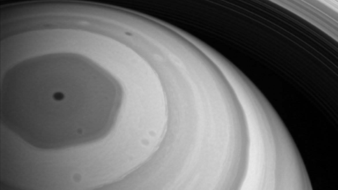Saturns-Hexagon.jpg
